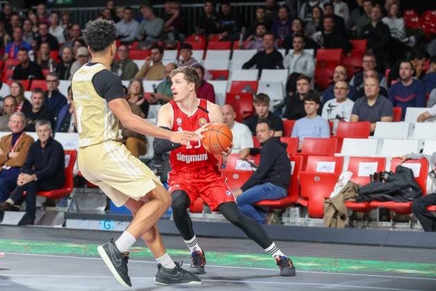 Andreas Obst FC Bayern Basketball, 13 with ball, GER, FC Bayern Muenchen vs SC RASTA Vechta, Basketball, BBL Cup, quarter-finals, 2024 2025 season, 09 12 2024, GER, FC Bayern Muenchen vs SC RASTA Vechta, Basketball, BBL Cup, quarter-finals, 2024 2025 season, 09 12 2024 Muenchen Copyright: xEibner-Pressefoto JennixMaulx EP_JML