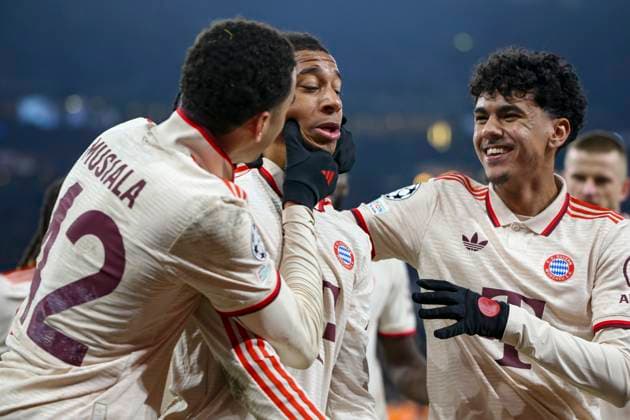 Gelsenkirchen, Germany, 10 12 24 Michael Olise FC Bayern Munich celebrates with his team after scoring 1 5 together with Jamal Musiala FC Bayern Munich during the Champions League group stage match between FC Shakhtar Donetsk vs FC Bayern Munich at Arena AufSchalke Gelsenkirchen Arena AufSchalke North Rhine Westphalia Germany Copyright: xBrauer-Fotoagenturx xAdrianxSchlx