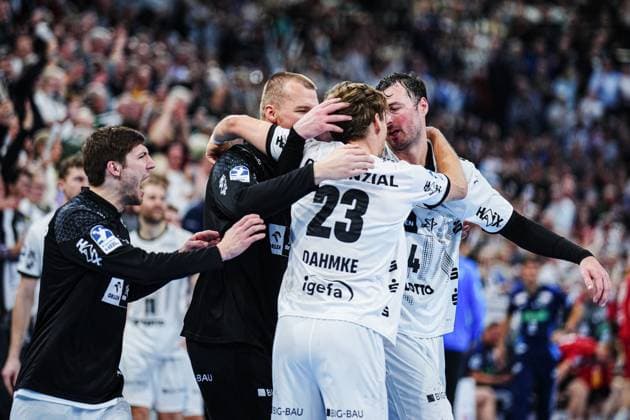 THW Kiel jubilant after victory end of match GER, THW Kiel vs TSV Hannover Burgdorf, Handball, Bundesliga, Matchday, 14, Season 2024 2025, 11 12 2024 GER, THW Kiel vs TSV Hannover Burgdorf, Handball, Bundesliga, Matchday, 14, Season 2024 2025, 11 12 2024 Kiel Copyright: xEibner-Pressefoto MarcelxvonxFehrnx EP_MFN