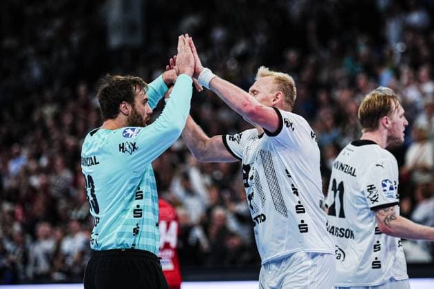 THW Kiel jubilant after victory end of match GER, THW Kiel vs TSV Hannover Burgdorf, Handball, Bundesliga, Matchday, 14, Season 2024 2025, 11 12 2024 GER, THW Kiel vs TSV Hannover Burgdorf, Handball, Bundesliga, Matchday, 14, Season 2024 2025, 11 12 2024 Kiel Copyright: xEibner-Pressefoto MarcelxvonxFehrnx EP_MFN