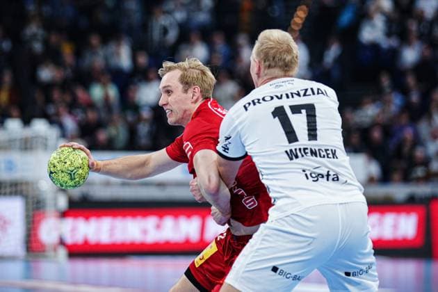 Marian Michalczik TSV Hannover Burgdorf, 22 , Patrick Wiencek THW Kiel, 17 GER, THW Kiel vs TSV Hannover Burgdorf, Handball, Bundesliga, Matchday, 14, Season 2024 2025, 11 12 2024 GER, THW Kiel vs TSV Hannover Burgdorf, Handball, Bundesliga, Matchday, 14, Season 2024 2025, 11 12 2024 Kiel Copyright: xEibner-Pressefoto MarcelxvonxFehrnx EP_MFN