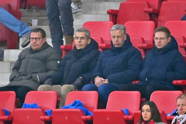 from left Max EBERL Chief Sports Officer FC Bayern Muenchen , Dr Michael Diederich Chief Financial Officer FCB , Stefan Mennerich FCB,Director Media, Digital and Communication on the stand Football 1 Bundesliga Season 2024 2025, 14 Matchday, Matchday14 1 FSV Mainz 05 FC Bayern Muenchen 2 1 on 14 12 2024, MEWA ARENA