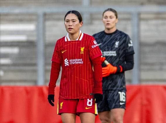 Football - FA Women™s Super League - Liverpool FC Women v Arsenal FC Women ST HELENS, ENGLAND - Sunday, December 15, 2024: Liverpool s FÅ«ka Nagano reacts as Arsenal score the opening goal during the FA Women™s Super League match between Liverpool FC Women and Arsenal FC Women at the St Helens Stadium. (Photo by David Rawcliffe Propaganda) ST HELENS St Helens Stadium MERSEYSIDE ENGLAND Copyright: xPropagandaxPhotoxAgencyx P2024-12-15-Liverpool_W_Arsenal_W-10
