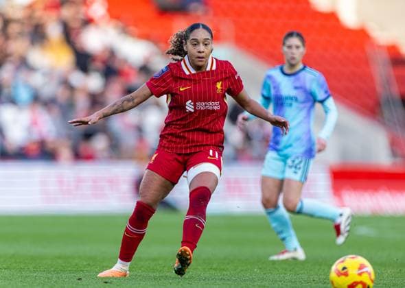 Football - FA Women™s Super League - Liverpool FC Women v Arsenal FC Women ST HELENS, ENGLAND - Sunday, December 15, 2024: Liverpool s Olivia Smith during the FA Women™s Super League match between Liverpool FC Women and Arsenal FC Women at the St Helens Stadium. (Photo by David Rawcliffe Propaganda) ST HELENS St Helens Stadium MERSEYSIDE ENGLAND Copyright: xPropagandaxPhotoxAgencyx P2024-12-15-Liverpool_W_Arsenal_W-24