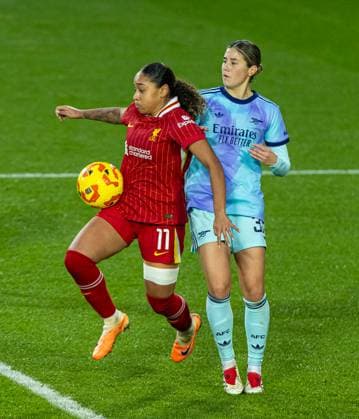 Football - FA Women™s Super League - Liverpool FC Women v Arsenal FC Women ST HELENS, ENGLAND - Sunday, December 15, 2024: Liverpool s Olivia Smith during the FA Women™s Super League match between Liverpool FC Women and Arsenal FC Women at the St Helens Stadium. (Photo by David Rawcliffe Propaganda) ST HELENS St Helens Stadium MERSEYSIDE ENGLAND Copyright: xPropagandaxPhotoxAgencyx P2024-12-15-Liverpool_W_Arsenal_W-39