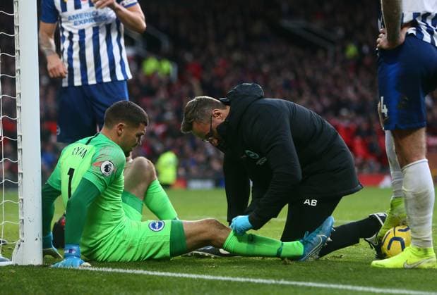 Manchester United, ManU v Brighton and Hove Albion - Premier League - Old Trafford November 10, 2019, Manchester, United Kingdom: Matthew Ryan of Brighton receives treatment during the Premier League match at Old Trafford, Manchester. Picture date: 10th November 2019. Picture credit should read: Phil Oldham Sportimage Manchester United Kingdom EDITORIAL USE ONLY Copyright: xx ZUMA-20191110_zaf_si1_084.jpg PhilxOldhamx csmphototwo609202