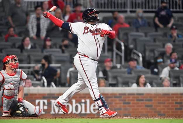 MLB, Baseball Herren, USA 2021: Philadelphia Phillies vs Atlanta Braves MAY 08 May 08, 2021: Atlanta Braves infielder Pablo Sandoval looks towards the outfield after hitting a game tying home run during the ninth inning of a MLB game against the Philadelphia Phillies at Truist Park in Atlanta, GA. The Braves won in extra innings. Austin McAfee CSM Atlanta Georgia USA EDITORIAL USE ONLY Copyright: xx ZUMA-20210508_zaf_c04_165.jpg AustinxMcafeex csmphototwo741669