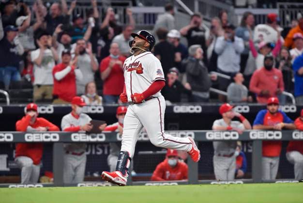 MLB, Baseball Herren, USA 2021: Philadelphia Phillies vs Atlanta Braves MAY 08 May 08, 2021: Atlanta Braves infielder Pablo Sandoval celebrates as he runs down the third baseline to home plate after hitting a game tying home run during the ninth inning of a MLB game against the Philadelphia Phillies at Truist Park in Atlanta, GA. The Braves won in extra innings. Austin McAfee CSM Atlanta Georgia USA EDITORIAL USE ONLY Copyright: xx ZUMA-20210508_zaf_c04_171.jpg AustinxMcafeex csmphototwo741671