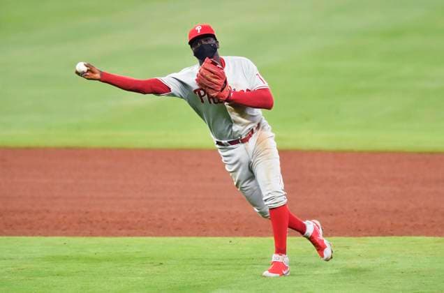 MLB, Baseball Herren, USA 2021: Philadelphia Phillies vs Atlanta Braves MAY 08 May 08, 2021: Philadelphia Phillies infielder Didi Gregorius makes a throw to first base during the eleventh inning of a MLB game against the Atlanta Braves at Truist Park in Atlanta, GA. The Braves won in extra innings. Austin McAfee CSM Atlanta Georgia USA EDITORIAL USE ONLY Copyright: xx ZUMA-20210508_zaf_c04_193.jpg AustinxMcafeex csmphototwo741696