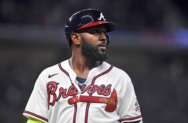 MLB, Baseball Herren, USA 2021: Philadelphia Phillies vs Atlanta Braves MAY 08 May 08, 2021: Atlanta Braves outfielder Marcell Ozuna walks back to the dugout at the end of the ninth inning of a MLB game at Truist Park against the Philadelphia Phillies in Atlanta, GA. The Braves won in extra innings. Austin McAfee CSM Atlanta Georgia USA EDITORIAL USE ONLY Copyright: xx ZUMA-20210508_zaf_c04_230.jpg AustinxMcafeex csmphototwo741969