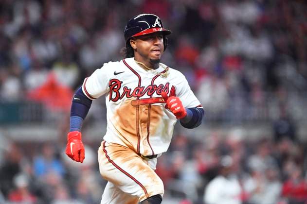 MLB, Baseball Herren, USA 2021: Philadelphia Phillies vs Atlanta Braves MAY 08 May 08, 2021: Atlanta Braves infielder Ozzie Albies runs down the first baseline during the eighth inning of a MLB game against the Philadelphia Phillies at Truist Park in Atlanta, GA. The Braves won in extra innings. Austin McAfee CSM Atlanta Georgia USA EDITORIAL USE ONLY Copyright: xx ZUMA-20210508_zaf_c04_233.jpg AustinxMcafeex csmphototwo741973