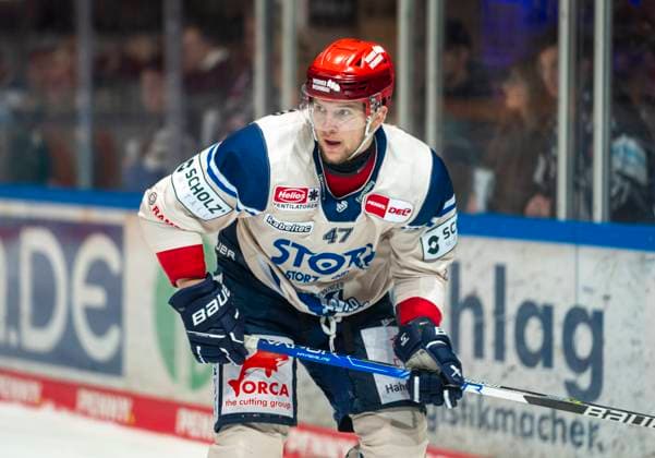 Alexander Karachun Schwenninger Wild Wings, 47 Iserlohn Roosters Schwenninger Wild Wings 18 12 2024, Ice Hockey, Ice Hockey Penny DEL, GER, Iserlohn, Balver Zinn Arena Copyright: HMBxMedia xMarcoxBader