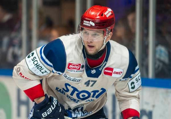Alexander Karachun Schwenninger Wild Wings, 47 Iserlohn Roosters Schwenninger Wild Wings 18 12 2024, Ice Hockey, Ice Hockey Penny DEL, GER, Iserlohn, Balver Zinn Arena Copyright: HMBxMedia xMarcoxBader