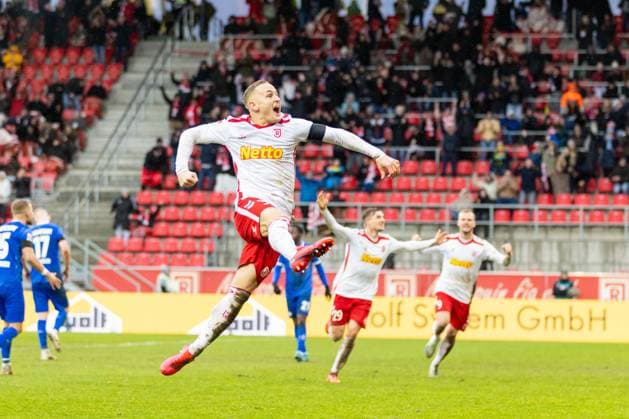 22 12 2024, Soccer, GER, Season, 2 Liga, Season 2024 2025, 17 Matchday, SSV Jahn Regensburg SV Darmstadt 98 Cheering after the 1 0 by Kai Pröger SSV Jahn Regensburg DFL REGULATIONS PROHIBIT ANY USE OF PHOTOGRAPHS AS IMAGE SEQUENCES AND OR QUASI VIDEO Regensburg Bayern Germany Jahnstadion Regensburg