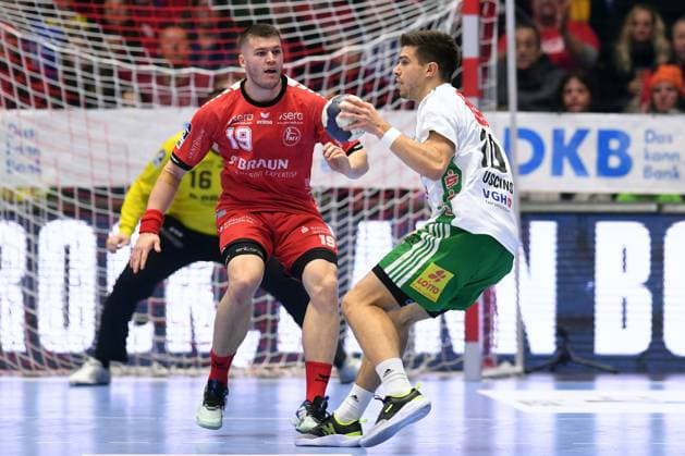 Renars Uscins TSV Hannover Burgdorf, 10 on the ball , Elvar Oern Jonsson MT Melsungen 19 , GER, MT Melsungen TSV Hannover Burgdorf, Handball, 1 Bundesliga, Matchday 17, Season 2024 2025, 23 12 2024, GER, MT Melsungen TSV Hannover Burgdorf, Handball, 1 Bundesliga, Matchday 17, Season 2024 2025, 23 12 2024 Kassel Copyright: xEibner-Pressefotox xRolandxSippex EP_RSL