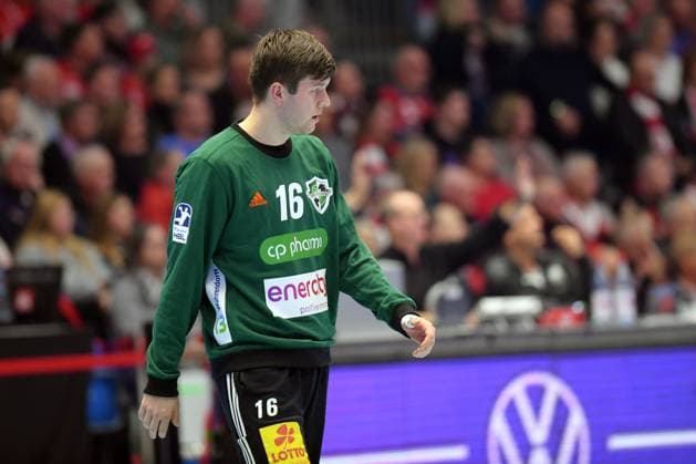 enttaeuscht, frustriert, Emotion, Simon Gade (Torwart TSV Hannover-Burgdorf, 16) , GER, MT Melsungen - TSV Hannover-Burgdorf, Handball, 1. Bundesliga, 17. Spieltag, Saison 2024 2025, 23.12.2024, GER, MT Melsungen - TSV Hannover-Burgdorf, Handball, 1. Bundesliga, 17. Spieltag, Saison 2024 2025, 23.12.2024 Kassel Copyright: xEibner-Pressefotox xRolandxSippex EP_RSL