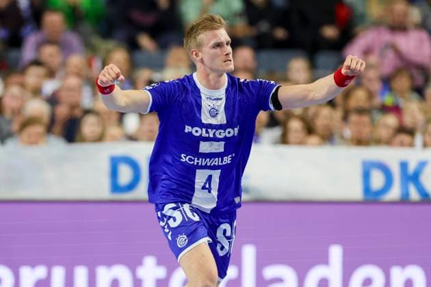 Ellidi Snaer Vidarsson VfL Gummersbach cheers, Daikin Handball Bundesliga, VfL Gummersbach vs Fuechse Berlin, Lanxess Arena, December 26, 2024 in Cologne, Germany Photo by Marco Steinbrenner DeFodi Images Ellidi Snaer Vidarsson VfL Gummersbach cheers, Daikin Handball Bundesliga, VfL Gummersbach vs Fuechse Berlin, Lanxess Arena, December 26, 2024 in Cologne, Germany Photo by Marco Steinbrenner DeFodi Images Defodi 700 gummers berlin 20241226 031 Defodi-700