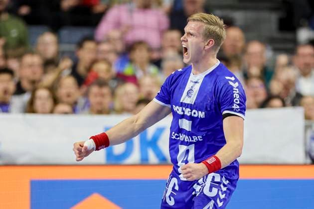 Ellidi Snaer Vidarsson VfL Gummersbach cheers, Daikin Handball Bundesliga, VfL Gummersbach vs Fuechse Berlin, Lanxess Arena, December 26, 2024 in Cologne, Germany Photo by Marco Steinbrenner DeFodi Images Ellidi Snaer Vidarsson VfL Gummersbach cheers, Daikin Handball Bundesliga, VfL Gummersbach vs Fuechse Berlin, Lanxess Arena, December 26, 2024 in Cologne, Germany Photo by Marco Steinbrenner DeFodi Images Defodi 700 gummers berlin 20241226 032 Defodi-700