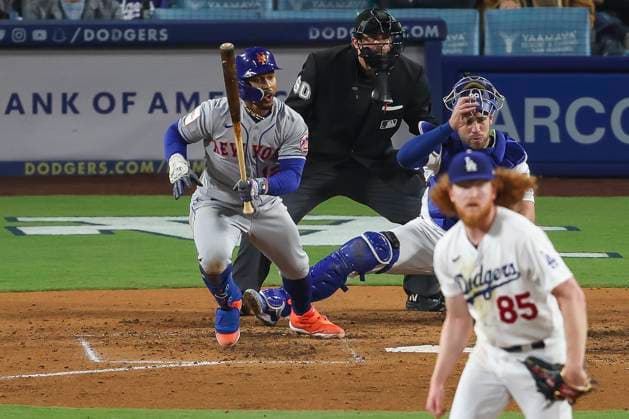 New York Mets shortstop Francisco Lindor (12) watches his ball in flight during an MLB, Baseball Herren, USA regular season game between the Los Angeles Dodgers and New York Mets, Monday, April 18, 2023 in Los Angeles, CA. The Mets defeated the Dodgers 8-6. (Brandon Sloter Image of Los Angeles CA United States EDITORIAL USE ONLY Copyright: xImagexofxSportx BrandonxSloterx iosphotos294071