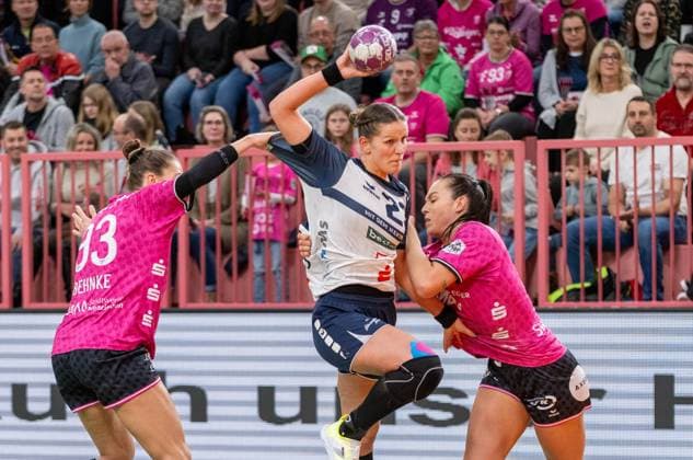 Munia Smits Sport Union Neckarsulm, 23 , against,Jana Scheib TusSies Metzingen, 20 , TusSies Metzingen Sport Union Neckarsulm, Handball, 1 Bundesliga, Women, 10 Matchday, Season 2024 2025, 29 12 2024, Eibner Pressefoto Andreas Ulmer TusSies Metzingen Sport Union Neckarsulm, Handball, 1 Bundesliga, Women, 10 Matchday, Season 2024 2025, 29 12 2024, Tuebingen Copyright: xEibner-Pressefoto AndreasxUlmerx EP_AUR