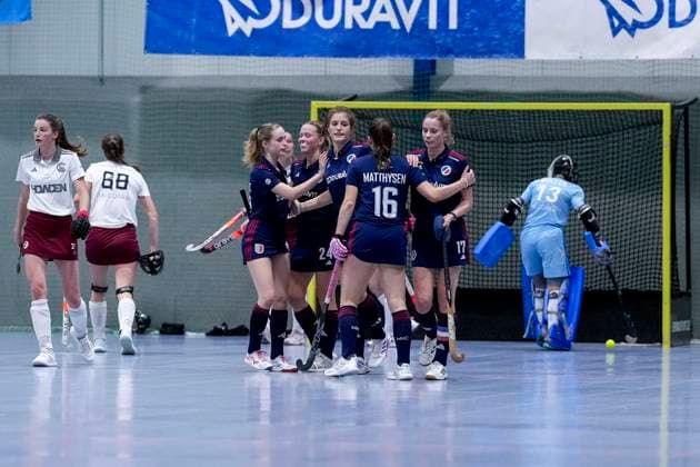 Players of Mannheimer HC MHC , celebrate the goal, celebrate the goal, goal, celebration, cheer, cheers about the goal, joy, joy, optimistic, positive, game scene, highlight, action, 05 01 2025, Mannheim Germany , Indoor Hockey, 1 Bundesliga South, Women, Mannheimer HC Münchner SC xozx