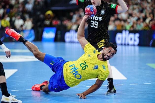 Throw Goal Hugo Bryan Monte dos Santos Brazil, 26 GER, Germany vs Brazil, Handball, Test match, 2024 2025 season, 09 01 2025 GER, Germany vs Brazil, Handball, Test match, 2024 2025 season, 09 01 2025 Flensburg Copyright: xEibner-Pressefoto MarcelxvonxFehrnx EP_MFN