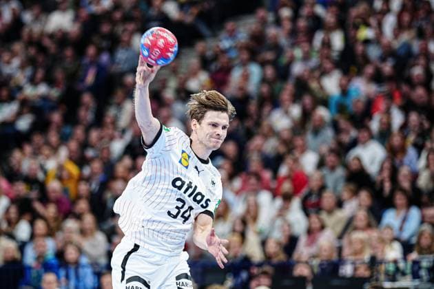 Throw Goal Rune Dahmke Germany, 34 GER, Germany vs Brazil, Handball, Test match, 2024 2025 season, 11 01 2025 GER, Germany vs Brazil, Handball, Test match, 2024 2025 season, 11 01 2025 Hamburg Copyright: xEibner-Pressefoto MarcelxvonxFehrnx EP_MFN