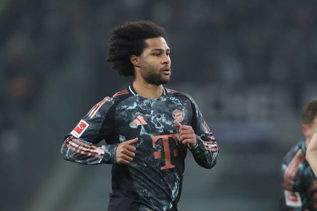 Serge Gnabry FC Bayern München looks on during the Bundesliga match between Borussia Mönchengladbach and FC Bayern München, Stadium in Borussia Park on January 11, 2025 in Mönchengladbach, Germany Photo by Oliver Kaelke DeFodi Images Serge Gnabry FC Bayern München looks on during the Bundesliga match between Borussia Mönchengladbach and FC Bayern München at Stadium in Borussia Park on January 11, 2025 in Mönchengladbach, Germany Photo by Oliver Kaelke DeFodi Images DFL regulations prohibit any use of photographs as image sequences and or quasi video Photo by Oliver Kaelke DeFodi Images Defodi 678 2025 01 11 OK BMGFCB 1792 Defodi-678 DFL regulations prohibit any use of photographs as image sequences and or quasi-video.