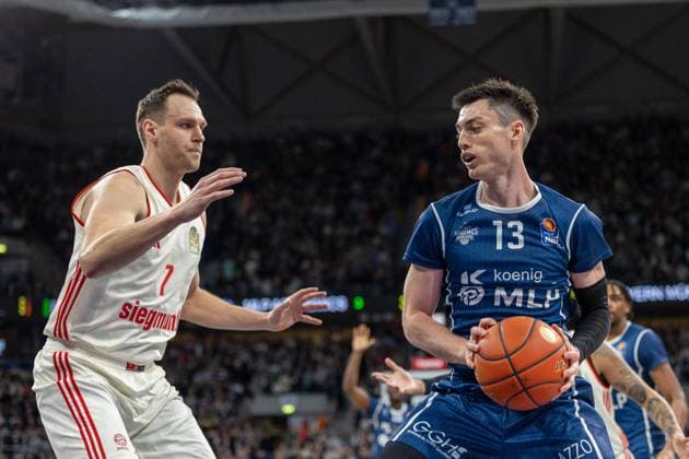 Johannes Voigtmann FC Bayern Basketball, 07 , Alex Barcello MLP Academics Heidelberg, 13 , Emotions, MLP Academics Heidelberg vs FC Bayern Basketball, Basketball, Basketball Bundesliga, Matchday 14, Season 2024 2025, 12 01 2025, MLP Academics Heidelberg vs FC Bayern Basketball, Basketball, Basketball Bundesliga, Matchday 14, Season 2024 2025, 12 01 2025, Photo Eibner Pressefoto Lena and Christina Wessely Mannheim Copyright: xEibner-Pressefotox EP_LCW
