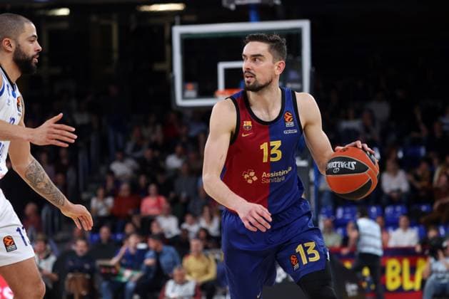 FC Barcelona, Barca v Anadolu Efes Istanbul - Turkish Airlines EuroLeague Tomas Satoransky plays during the match between FC Barcelona and Anadolu Efes Istanbul, corresponding to week 221 of the Turkish Airlines Euroleague, at the Palau Blaugrana in Barcelona, Spain, on January 17, 2025. Barcelona Barcelona Spain  Copyright: xUrbanandsportx originalFilename:urbanandsport-fcbarcel250117_np07q