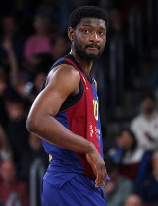 FC Barcelona, Barca v Anadolu Efes Istanbul - Turkish Airlines EuroLeague Chimezie Metu plays during the match between FC Barcelona and Anadolu Efes Istanbul, corresponding to week 22 of the Turkish Airlines Euroleague, at the Palau Blaugrana in Barcelona, Spain, on January 17, 2025. Barcelona Barcelona Spain  Copyright: xUrbanandsportx originalFilename:urbanandsport-fcbarcel250117_npazx