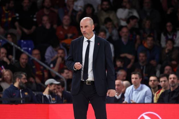 FC Barcelona, Barca v Anadolu Efes Istanbul - Turkish Airlines EuroLeague Joan Penarroya coaches during the match between FC Barcelona and Anadolu Efes Istanbul, corresponding to week 221 of the Turkish Airlines Euroleague, at the Palau Blaugrana in Barcelona, Spain, on January 17, 2025. Barcelona Barcelona Spain  Copyright: xUrbanandsportx originalFilename:urbanandsport-fcbarcel250117_npi4q