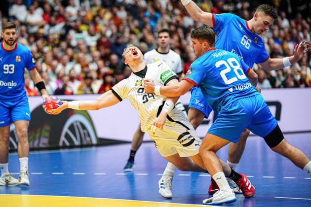 Justus Fischer Germany, 54 , Stepan Zeman Czech Republic, 66 , Matej Havran Czech Republic, 28 DEN, Germany vs Czech Republic, Handball, IHF World Championship 2025, Group A, Matchday 3, 19 01 2025 DEN, Germany vs Czech Republic, Handball, IHF World Championship 2025, Group A, Matchday 3, 19 01 2025 Herning Copyright: xEibner-Pressefoto MarcelxvonxFehrnx EP_MFN
