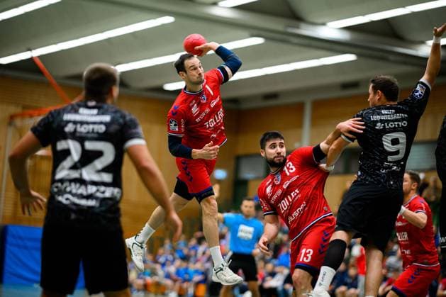 Münchingen HBL Test Match 24 25 SG BBM Bietigheim Eulen Ludwigshafen Dominik Claus SG BBM Bietigheim , Juan de la Pena Bietigheim , Marc Robin Eisel Eulen Münchingen Sporthalle Baden Württemberg Germany