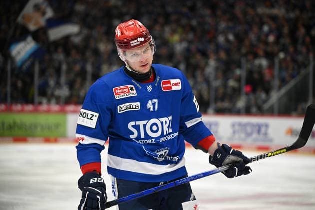 Alexander Karachun Schwenninger Wild Wings 47 Schwenninger Wild Wings vs Pinguins Bremerhaven, DEL, 40 Matchday, Season 2024 2025, 26 01 2025 Schwenninger Wild Wings vs Pinguins Bremerhaven DEL, Penny DEL, 40 Matchday, Season 2024 2025, 26 01 2025 Schwenningen Copyright: xEibner-Pressefoto SvenxLaeglerx EP_SVL