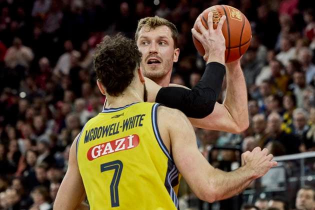 German Basketball Bundesliga BBL , FC Bayern Munich Basketball vs ALBA Berlin, Munich FC Bayern Basketball, Berlin ALBA, 2025 02 02 in Munich BMW Park OBST Andreas FC Bayern Basketball FCBB13SG , MCDOWELL WHITE William ALBA Berlin BER07PG sportworld Munich BMW Park Bayern Germany
