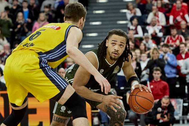 German Basketball Bundesliga BBL , FC Bayern Munich Basketball vs ALBA Berlin, Munich FC Bayern Basketball, Berlin ALBA, 2025 02 02 in Munich BMW Park EDWARDS Carsen FC Bayern Basketball FCBB03PG , DELOW Malte ALBA Berlin BER06SF sportworld Munich BMW Park Bayern Germany