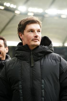 Merlin Polzin (Hamburger SV, Trainer) GER, Hamburger SV vs. Hannover 96, Fussball, 2. Bundesliga, Spieltag 20, Saison 2024 2025, 02.02.2025 DFL REGULATIONS PROHIBIT ANY USE OF PHOTOGRAPHS AS IMAGE SEQUENCES AND OR QUASI-VIDEO GER, Hamburger SV vs. Hannover 96, Fussball, 2. Bundesliga, Spieltag 20, Saison 2024 2025, 02.02.2025 Hamburg Copyright: xEibner-Pressefoto MarcelxvonxFehrnx EP_MFN