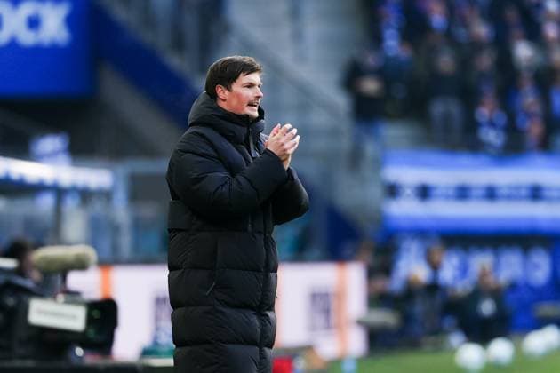 Merlin Polzin Hamburger SV, Coach GER, Hamburger SV vs Hannover 96, Football, 2 Bundesliga, Matchday 20, Season 2024 2025, 02 02 2025 DFL REGULATIONS PROHIBIT ANY USE OF PHOTOGRAPHS AS IMAGE SEQUENCES AND OR QUASI VIDEO GER, Hamburger SV vs Hannover 96, Football, 2 Bundesliga, Matchday 20, Season 2024 2025, 02 02 2025 Hamburg Copyright: xEibner-Pressefoto MarcelxvonxFehrnx EP_MFN