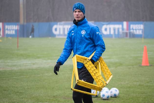 04 02 2025, Football, Men, 1 BL, Season 2024 2025, Training Holstein Kiel Patrick Erras back on the pitch in recovery training for the first time since concussion Kiel Projensdorf, Training ground, Kuns Schleswig Holstein Germany