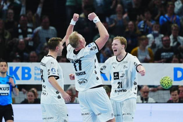 THW Kiel jubilant after victory end of match GER, THW Kiel vs SC Magdeburg, Handball, Bundesliga, Matchday, 18, Season 2024 2025, 08 02 2025 GER, THW Kiel vs SC Magdeburg, Handball, Bundesliga, Matchday, 18, Season 2024 2025, 08 02 2025 Kiel Copyright: xEibner-Pressefoto MarcelxvonxFehrnx EP_MFN