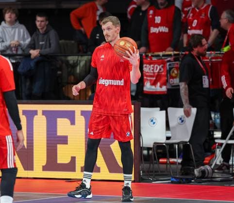 Andreas Obst FC Bayern Basketball, 13 with ball warming up before the game, GER, FC Bayern Muenchen vs Skyliners Frankfurt, Basketball, easycredit Basketball Bundesliga, BBL, 21 Matchday, Season 2024 2025, 11 02 2025, GER, FC Bayern Muenchen vs Skyliners Frankfurt, Basketball, easycredit Basketball Bundesliga, BBL, 21 Matchday, Season 2024 2025, 11 02 2025 Muenchen Copyright: xEibner-Pressefoto JennixMaulx EP_JML