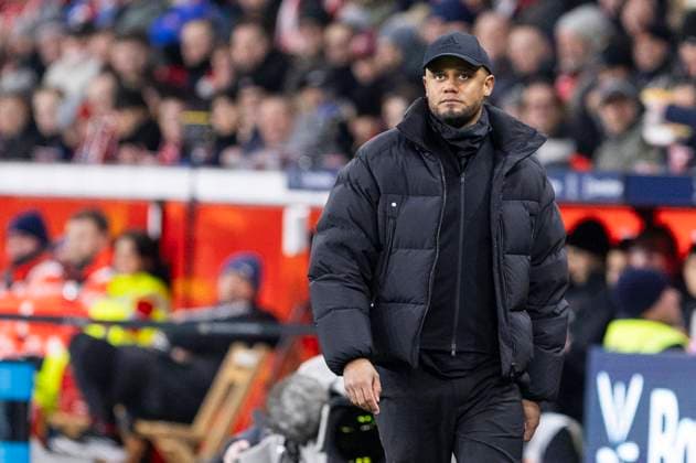 Vincent Kompany FC Bayern München, Head Coach Leverkusen, Soccer 1 Bundesliga 22 Matchday, Matchday 22, Bayer 04 Leverkusen FC Bayern München, 15 02 2024, BayArena, Leverkusen DFL regulations prohibit any use of photographs as image sequences and or quasi video Â