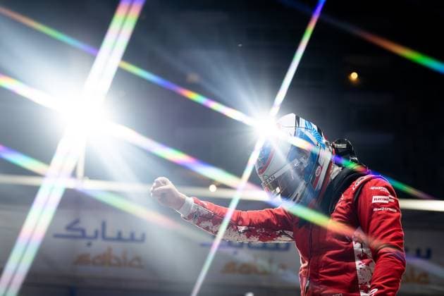 Bilder des Jahres 2025, Sport 02 Februar Sport Themen der Woche KW07 Sport Bilder des Tages 2025 FORMULA E JEDDAH ePRIX ROWLAND Oliver (gbr), Nissan Formula E Team, Nissan e-4ORCE, portrait, celebrates victory during the Jeddah City ePrix, 3rd and 4th round of the 2024-25 ABB FIA Formula E World Championship, WM, Weltmeisterschaft on the Jeddah Corniche Circuit from February 13 to 15, 2024 in Jeddah, Saudi Arabia - JeddahSaudi Arabia Copyright: xAndrà xFerreirax