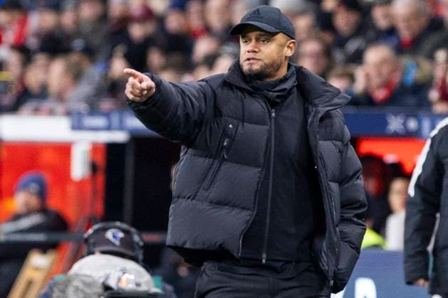 Vincent Kompany FC Bayern München, Head Coach Leverkusen, Soccer 1 Bundesliga 22 Matchday, Matchday 22, Bayer 04 Leverkusen FC Bayern München, 15 02 2024, BayArena, Leverkusen DFL regulations prohibit any use of photographs as image sequences and or quasi video Â