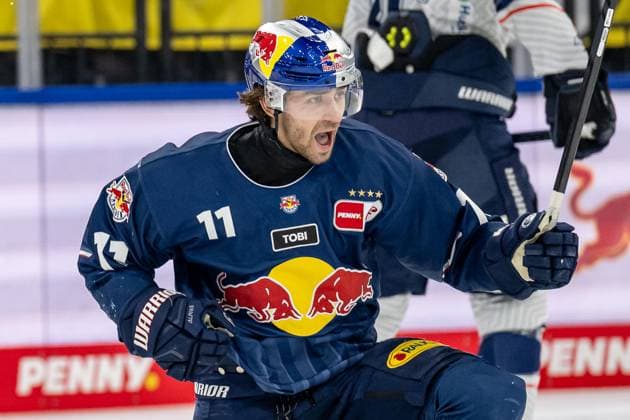 Markus Eisenschmid EHC Red Bull Muenchen, 11 celebrates his goal to connect 1 2 GER, EHC Red Bull Muenchen vs Iserlohn Roosters, Ice Hockey, DEL, 47 Matchday, Season 2024 2025, 21 02 2025 GER, EHC Red Bull Muenchen vs Iserlohn Roosters, Ice Hockey, DEL, 47 Matchday, Season 2024 2025, 21 02 2025 Muenchen Copyright: xEibner-Pressefoto HeikexFeinerx EP_HFR