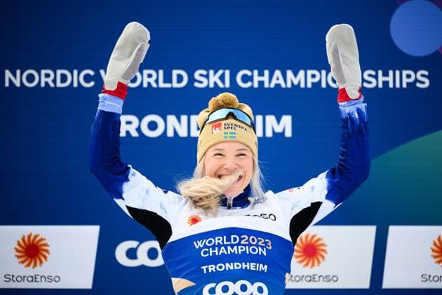 250227 Jonna Sundling of Sweden celebrates on the podium after the women s free technique sprint final during day 2 of the 2025 FIS Nordic Ski World Championships on February 27, 2025 in Trondheim Photo Maxim Thore BILDBYRAN kod MT MT0760 skidor cross country skiing langrenn skid vm 2025 sprint 2025 fis nordic ski world championships day 2 dam bbeng jubel sverige vm guld guld  Copyright: MAXIMxTHORE BB250227MT195