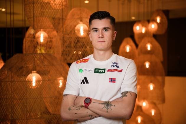 250305 Jakob Asserson Ingebrigtsen of the Norwegian national athletics team poses for a portrait at a press event ahead of the 2025 European Athletics Indoor Championships on March 5, 2025 in Apeldoorn Photo Joel Marklund BILDBYRAN kod JM JM0651 bbeng friidrott athletics friidrett inomhus em 2025 em 2025 european athletics indoor championships em innendors innendors EM pressträff Norge Norway porträtt  Copyright: JOELxMARKLUND BB250305JM079