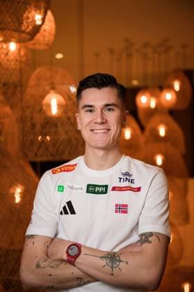 250305 Jakob Asserson Ingebrigtsen of the Norwegian national athletics team poses for a portrait at a press event ahead of the 2025 European Athletics Indoor Championships on March 5, 2025 in Apeldoorn Photo Joel Marklund BILDBYRAN kod JM JM0651 bbeng friidrott athletics friidrett inomhus em 2025 em 2025 european athletics indoor championships em innendors innendors EM pressträff Norge Norway porträtt  Copyright: JOELxMARKLUND BB250305JM080