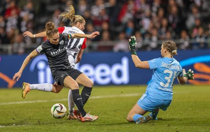 GER, Frankfurt, Eintracht Frankfurt vs SGS Essen, Google Pixel Bundesliga, Fußball, DFB, Spielzeit 2024 2025, Stadion am Bretanobad, 16 Spieltag, im Bild v l Jacqueline Meißner SGS ESSEN 16 , Laura Freigang Eintracht Frankfurt Frauen 10 , Kim Lea Sindermann SGS ESSEN 12 DFB DFL REGULATIONS PROHIBIT ANY USE OF PHOTOGRAPHS AS IMAGE SEQUENCES AND OR QUASI VIDEO, 07 03 2025, Copyright: HMBxMedia HendrikxHamelau